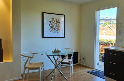 Bendigo Apartment | Bendigo Skyline-LUXURY CBD Apartment with lock up Garage