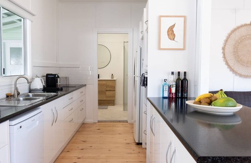 Bendalong House | Bendy Beach House allows a pet.