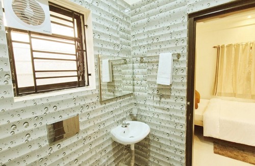 Bhowanipore Hotel | Best Inn By BookMeriHotel