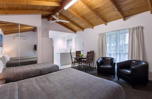 Warrnambool Hotel | Best Western Colonial Village Motel
