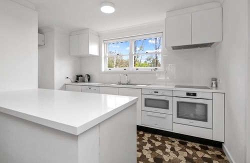 Mitcham House | Between City & Hills