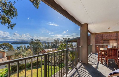 Green Point House | Between the ocean and the lake