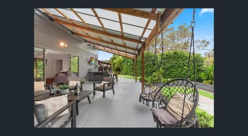 Torquay House | Between Trees and Tide