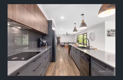 Torquay House | Between Trees and Tides