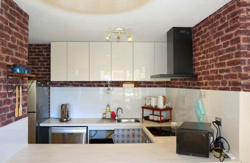 Mandurah Apartment | Beyond expectation — a peaceful lakeside haven blending rainforest vibes, coastal charm, and modern comfort. Enjoy coffee on the terrace, a swim in the private pool, or a stroll to Silver Sands Beach, all within a secure and central location.