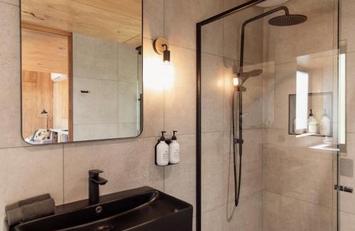Bicheno House | Bicheno Garden Cottages