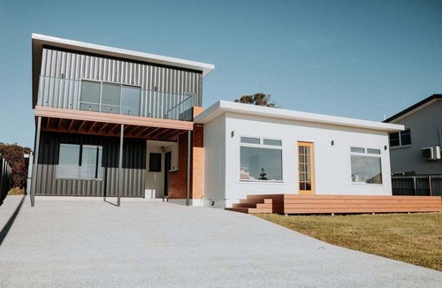 Bicheno House | Bichenobae, where coastal cool meets comfort and fun