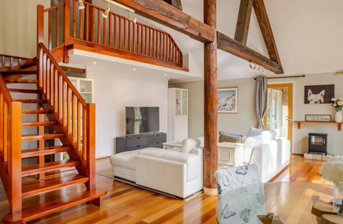 Bickley Bed & Breakfast | Bickley Tree Stay - Charming 2-bedroom guest suites in Bickley, Perth Hills