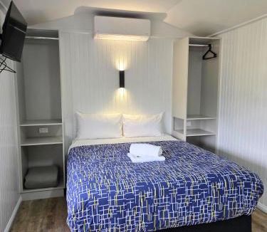 Red Cliffs Hotel | BIG4 Red Cliffs Caravan Park