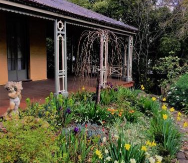 Kilmore Bed & Breakfast | Bindley House B&B Cottage