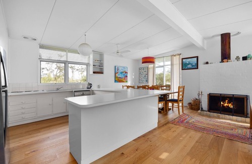 Portsea House | Binyara Cottage: 4 BR, 2 BA House in Postsea, Sleeps 9