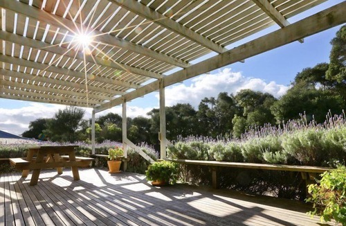 Portsea House | Binyara Cottage: 4 BR, 2 BA House in Postsea, Sleeps 9
