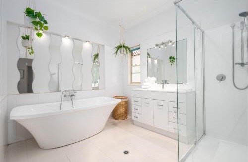 Indooroopilly House | Bird and Leaf Cottage