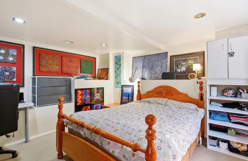 West Hobart Apartment | Birdcage - King Bed - Walk to CBD