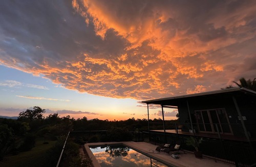 Mareeba Cottage | Birds Heaven Mareeba ‘Eucalyptus Guest House’ by Emerald Falls