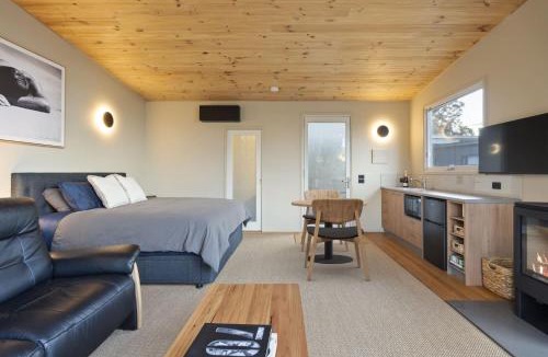 McCrae Apartment | Birdsong