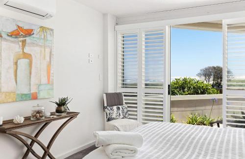 Anna Bay House | Birubi Beach Waterfront