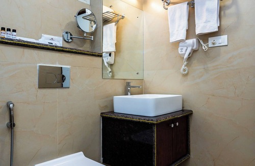 Deoghar Hotel | Biznotel by Pride Deoghar