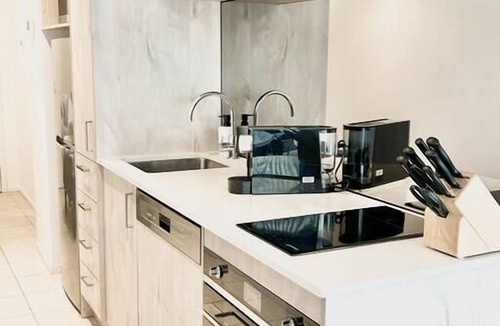 Kingston Apartment | Black Diamond by ParberyProperty