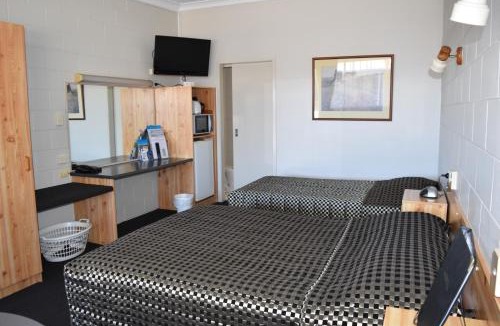 Blackwater Hotel | Black Diamond Motel