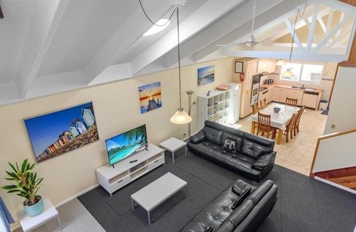 San Remo Apartment | Black Dolphin Waterfront Townhouse - Bay Views