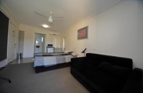 Blackwater Hotel | Black Rock Inn