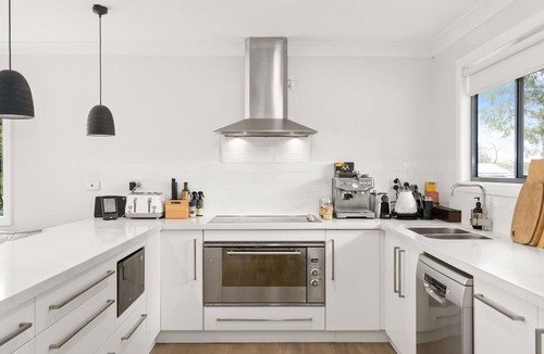 Sanctuary Point House | Bliss on the Basin by Book Jervis Bay - Water views