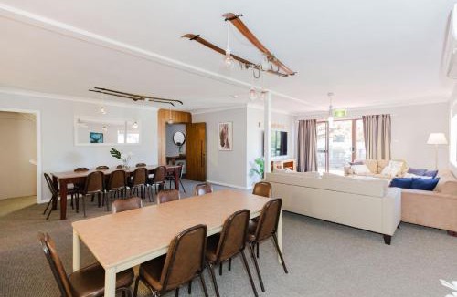Jindabyne House | Blizzard Bunny Lodge 43 Gippsland Street