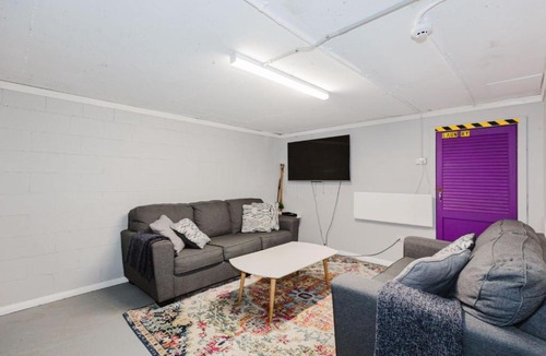Jindabyne House | Blizzard Bunny Lodge 43 Gippsland Street