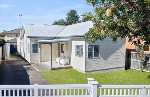 Blue Bay House | Blue Bay 3BR Beachside Coastal Escape