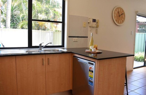 Shelly Beach House | Blue Belle - Walk to Beach, Golf & Cafe`s, slps 7