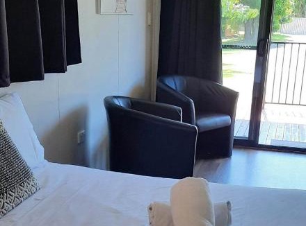 Yeppoon Apartment | Blue Dolphin Caravan Park Yeppoon