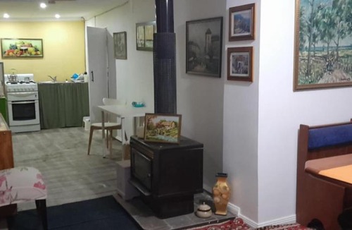 Lightning Ridge House | Blue Flower Cottage