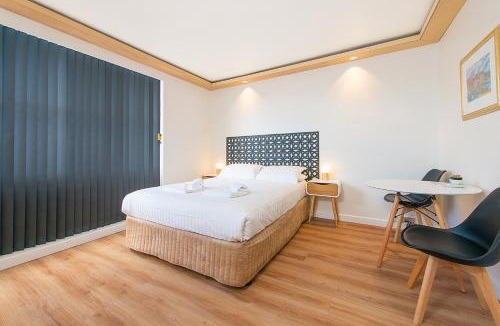 Battery Point Hotel | Blue Hills Motel