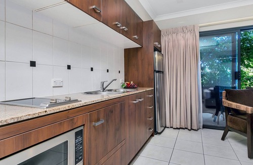 Trinity Beach Apartment | BLUE LAGOON LAKESIDE STUDIO