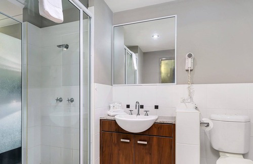 Trinity Beach Apartment | BLUE LAGOON LAKESIDE STUDIO