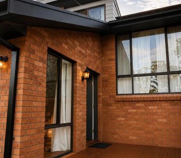Wentworth Falls House | Blue Mountains charm with Spa!