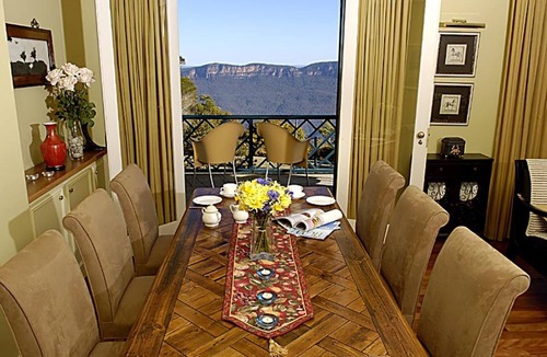 Leura House | Blue Mountains Rhapsody - Point Blank Views Clifftop