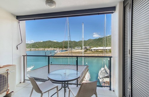 Nelly Bay Apartment | Blue on Blue Studio Room 1242