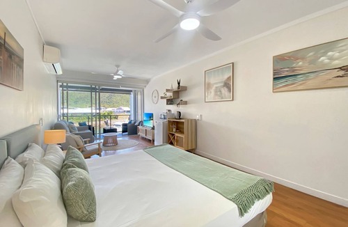 Nelly Bay Apartment | Blue on Blue Studio Room 1222