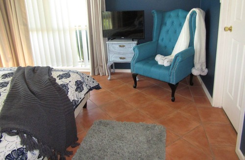 Melville House | Blue Sea Dragon... esplanade-opposite Jetty, close to all...