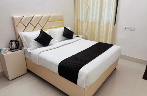 Adyar Hotel | Blue Shell