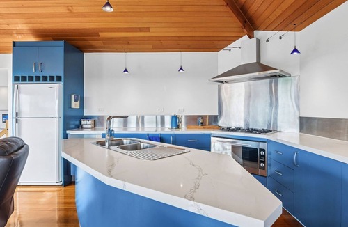 Anglesea House | Blue Water - At Anglesea