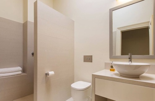 Windsor House | Bluegarden, beautifully positioned in Windsor, Melbourne