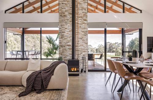 Yallingup House | Bluegum Hideaway - luxury accom, air-con throughout, 2 kitchen & living areas