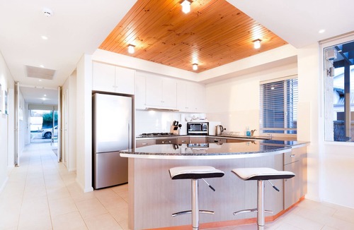 Rockingham House | BLUEHAVEN BEACH RETREAT - ABSOLUTE BEACHFRONT HOLIDAY HOME