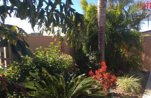 Bowen Hotel | Bluewater Harbour Motel