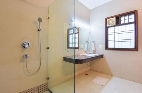 Sushant Lok Apartment | BluO Modern Studio DLF Galleria Market