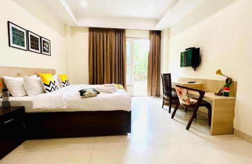 Gurugram Apartment | BluO Studio1 Golf Course Road, Gym, Balcony Garden