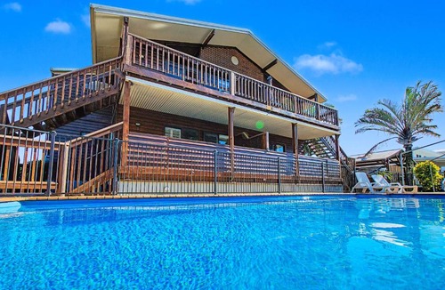 Urangan Resort | Boat Harbour Stays
